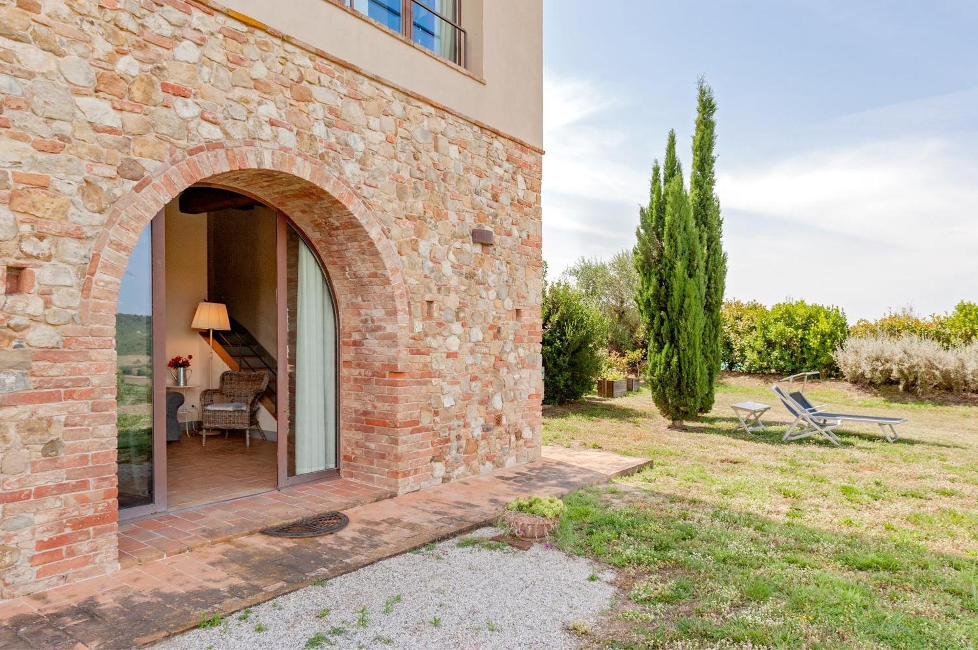 Il Borgo Delle Ville Palaia Exterior photo