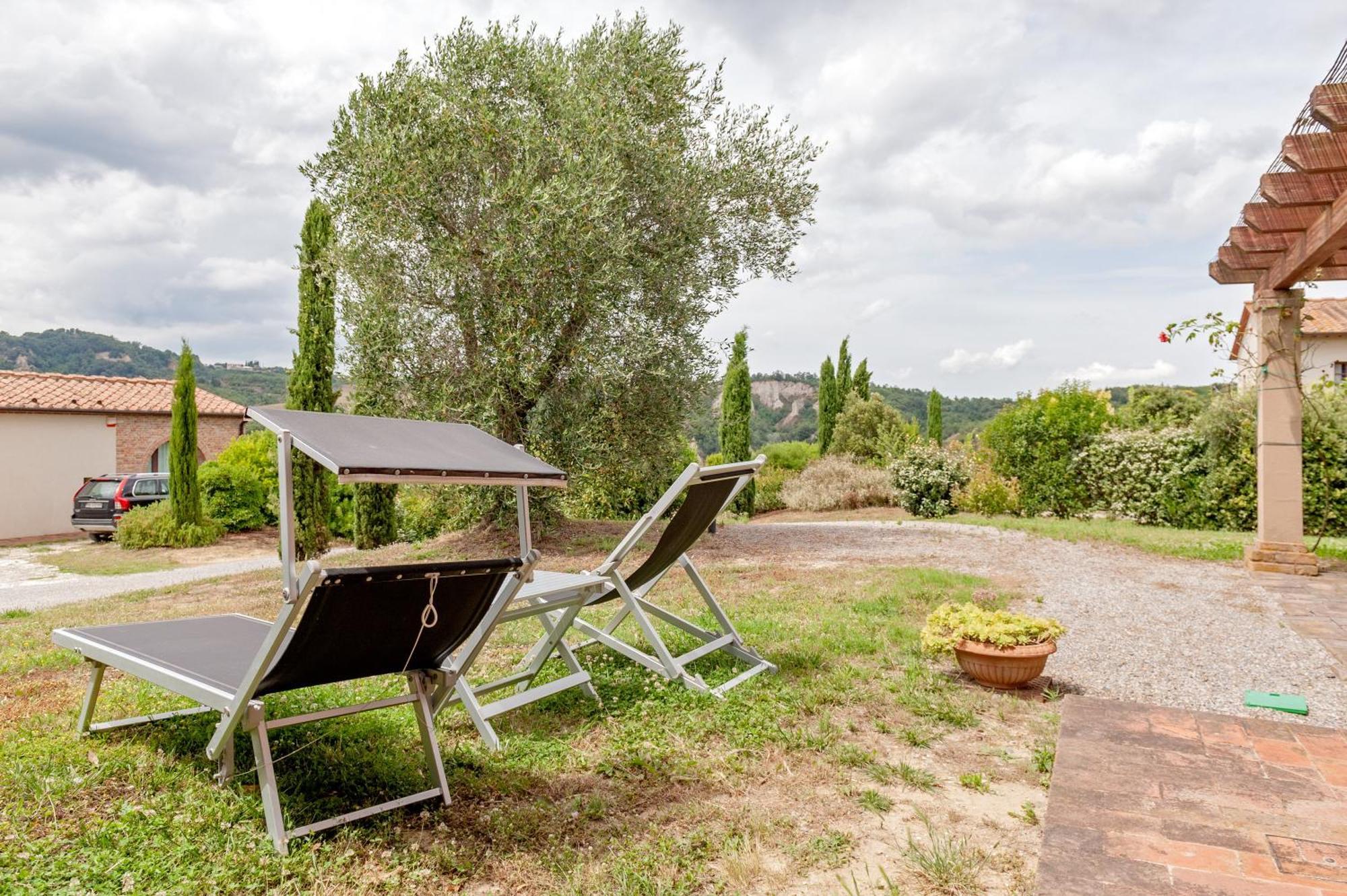 Il Borgo Delle Ville Palaia Exterior photo